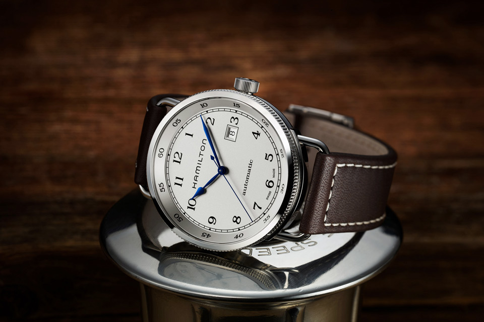 10-montres-automatiques-moins-1000-euros-Christopher-Ward-Hamilton-Khaki-Navy-Pioneer